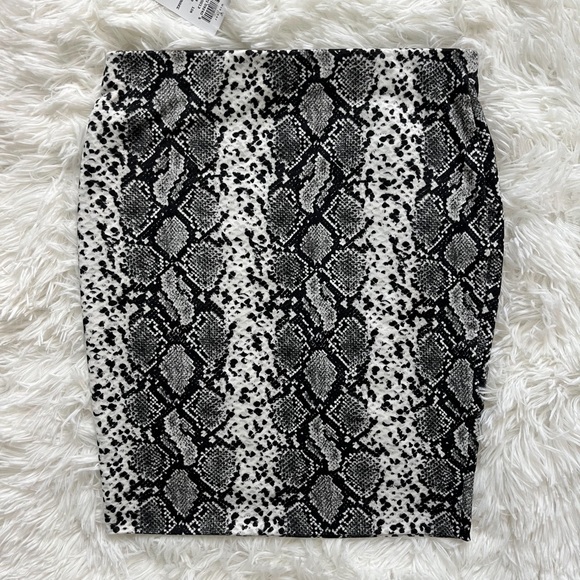 Windsor Fitted Snakeskin Mini Pencil Skirt Size XS - Picture 4 of 11